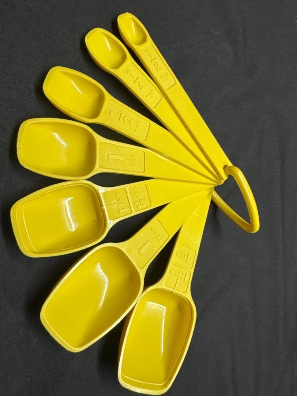 Tupperware Vintage Yellow Measuring Spoon Set With Ring - 6-Piece Set For Baking
